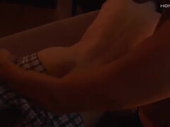 Студент делает минет сразу двум сексуальным друзьям