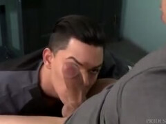 Качок в палате пристает к пациенту и трахает его одной рукой