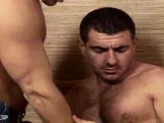 Друг увидел парня за мастурбацией и трахнул его в очко