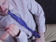 Мускулистый мужик натянулся жопой на член пылкого любовника