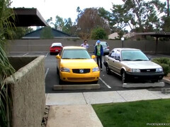 Парень пригласил друга в гости и трахнул его на кровати