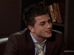 Молодой парень оказался ценным сотрудником и идеальным любовником