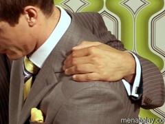 Позвал коллегу в кабинет, чтобы расслабиться и размять его анус своим членом