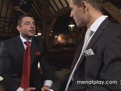 Пришел поужинать, но в итоге сделал минет своему лучшему другу