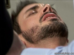 Врач жестко трахнул больного в анал, чтобы привести его в чувства