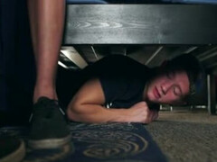 Паренек вылизывает очко другу перед поркой