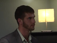 Два мускулистых гея начали гей порно с отлиза