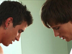 Три студента вылизывают и дрочат хуи друг друга