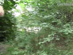 Пассив дрочит хуй актива ногами, делает минет и принимает член в жопу