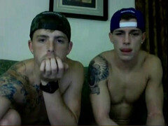 Пососал парню упругий стояк умелыми губами