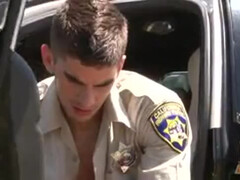 Два красавца ебутся на свежем воздухе