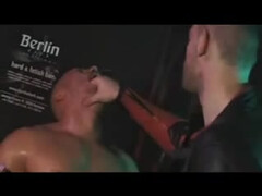 Три развратных гея начали жесткие игры втроем