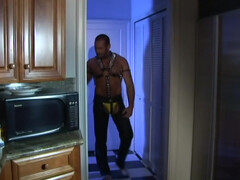 Мускулистые геи в униформах ебут друг друга в глотки