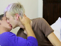 Страстный парнишка накончал пассиву на личико после анального секса